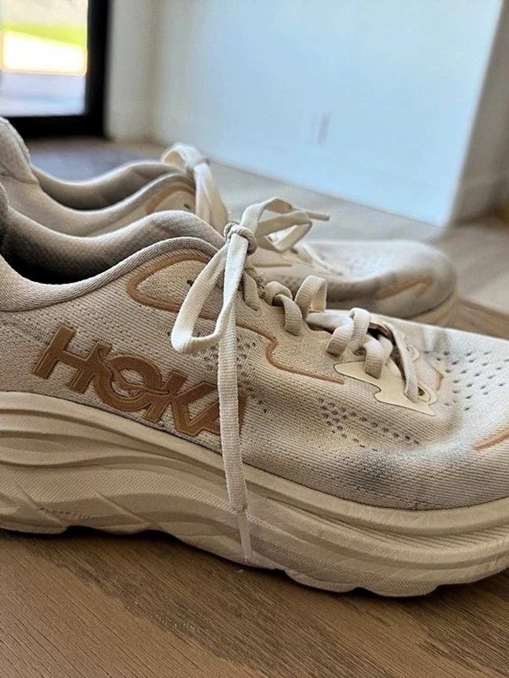 HOKA Clifton 10 Cream Rose Gold Running Shoes Women’s Size 8B